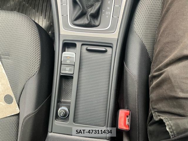 VolksWagen GOLF 2014-01 8211006-20