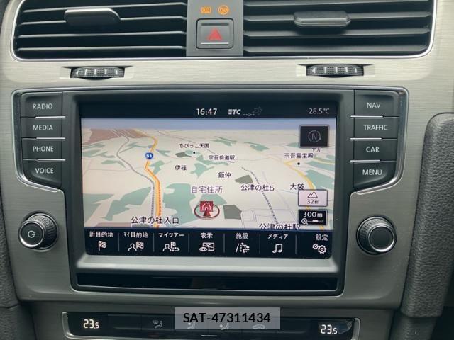 VolksWagen GOLF 2014-01 8211006-23