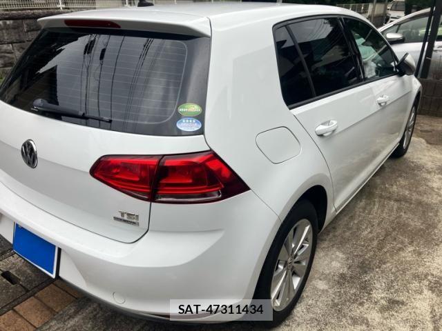 VolksWagen GOLF 2014-01 8211006-2