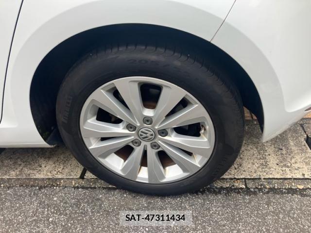 VolksWagen GOLF 2014-01 8211006-8