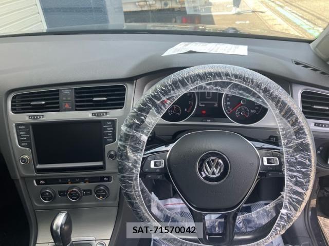 VolksWagen GOLF 2015-02 8232396-9