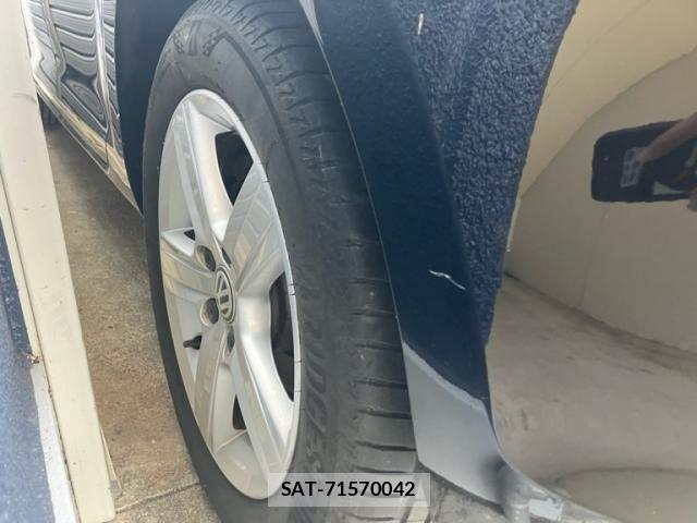 VolksWagen GOLF 2015-02 8232396-19