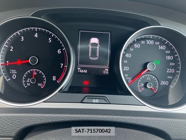 VolksWagen GOLF 2015-02 8232396-24