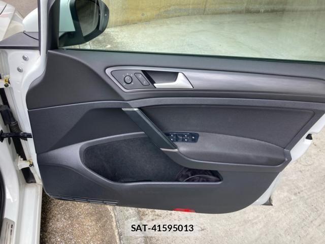 VolksWagen GOLF 2018-05 8232394-11