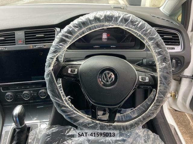 VolksWagen GOLF 2018-05 8232394-13