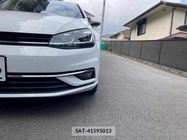 VolksWagen GOLF 2018-05 8232394-3