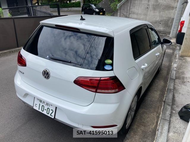 VolksWagen GOLF 2018-05 8232394-5