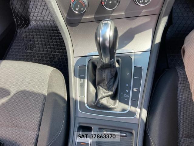 VolksWagen GOLF 2013-09 8247152-13