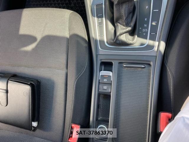 VolksWagen GOLF 2013-09 8247152-14