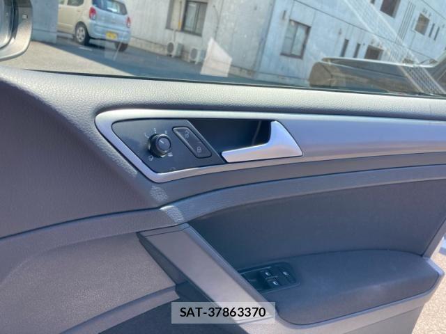VolksWagen GOLF 2013-09 8247152-15