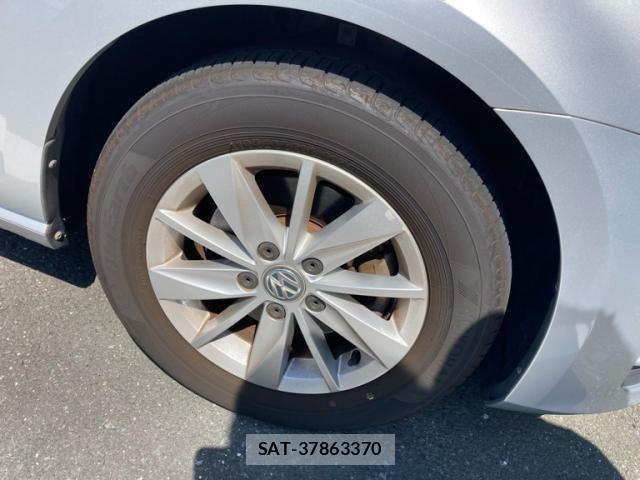 VolksWagen GOLF 2013-09 8247152-3
