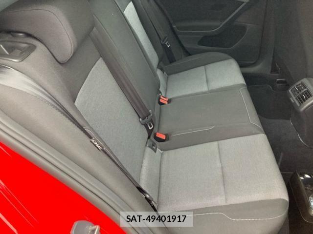 VolksWagen GOLF 2014-04 8318065-19