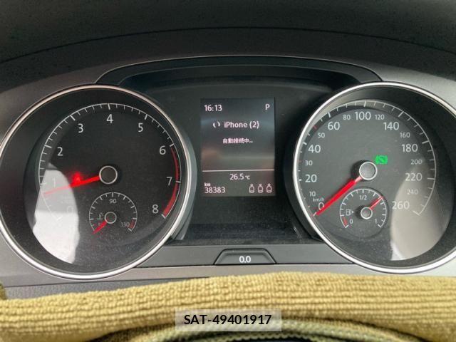 VolksWagen GOLF 2014-04 8318065-24