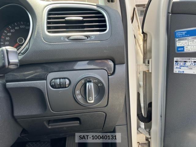 VolksWagen GOLF 2011-08 8318068-16