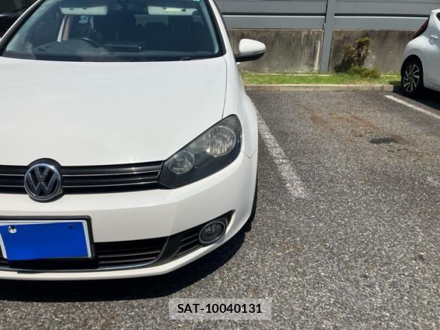VolksWagen GOLF 2011-08 8318068-2