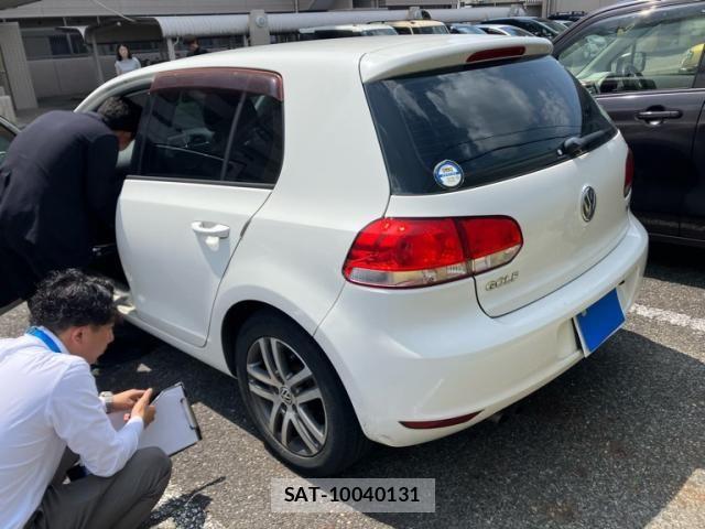 VolksWagen GOLF 2011-08 8318068-5