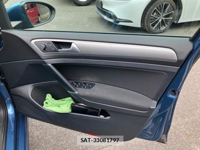 VolksWagen GOLF 2015-04 8318063-9