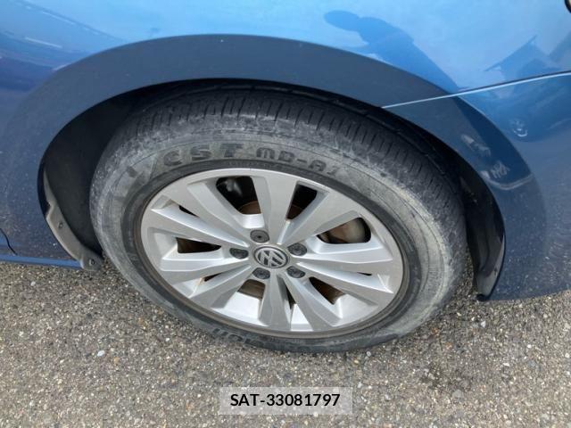 VolksWagen GOLF 2015-04 8318063-4