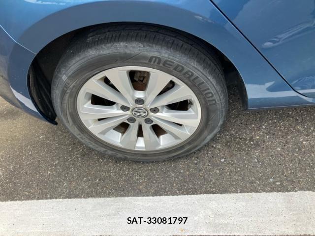 VolksWagen GOLF 2015-04 8318063-5