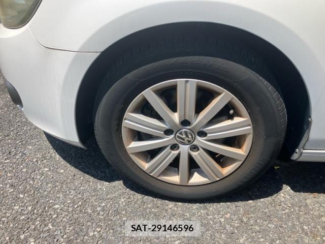 VolksWagen GOLF 2011-09 8318067-10