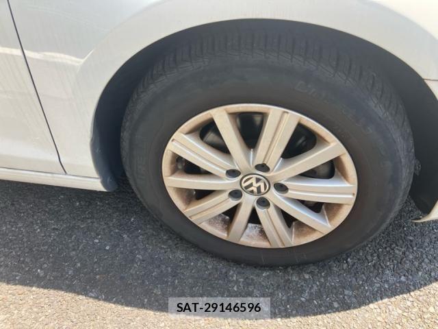 VolksWagen GOLF 2011-09 8318067-11