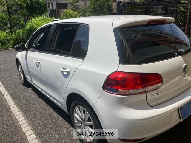 VolksWagen GOLF 2011-09 8318067-1