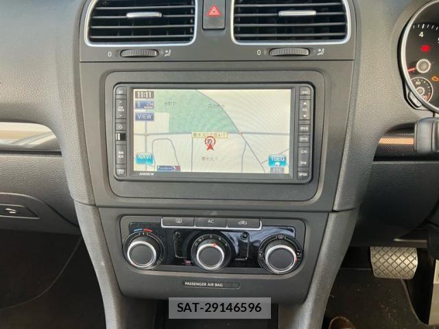 VolksWagen GOLF 2011-09 8318067-23