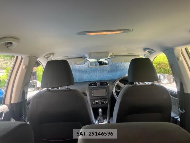 VolksWagen GOLF 2011-09 8318067-8