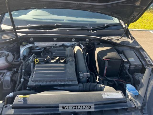 VolksWagen GOLF 2016-03 8338503-24