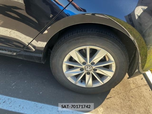 VolksWagen GOLF 2016-03 8338503-5