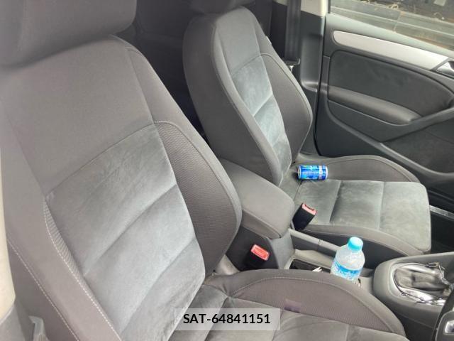 VolksWagen GOLF 2009-11 8338502-12
