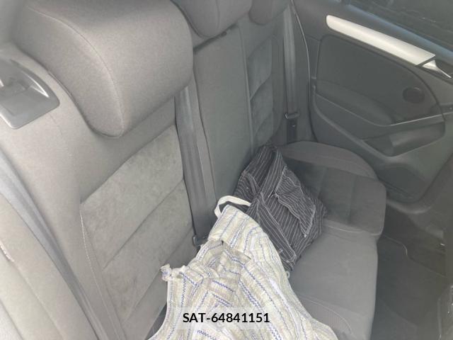 VolksWagen GOLF 2009-11 8338502-13