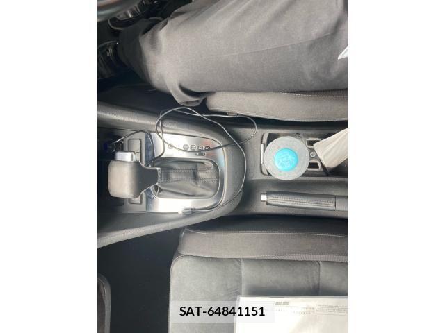 VolksWagen GOLF 2009-11 8338502-24