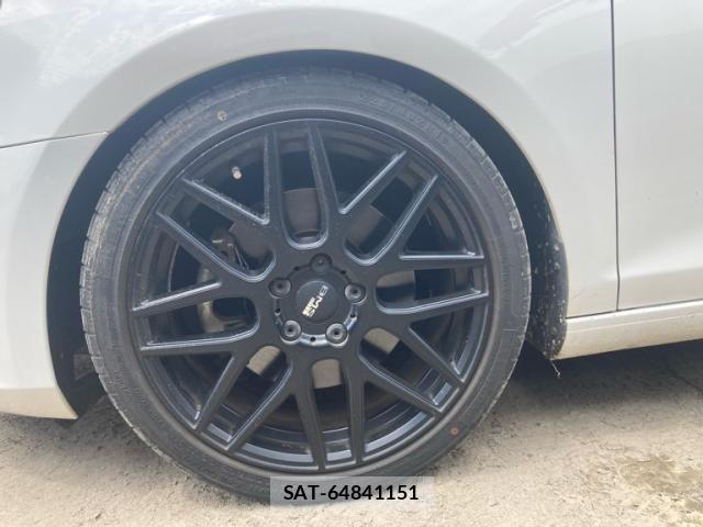 VolksWagen GOLF 2009-11 8338502-8