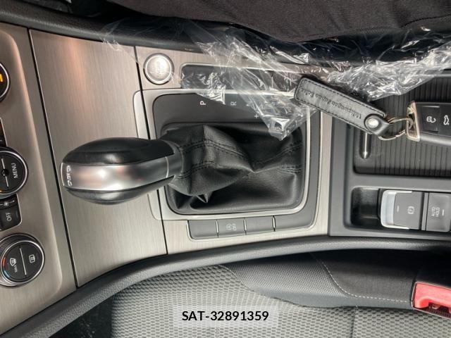 VolksWagen GOLF 2015-01 8338501-21