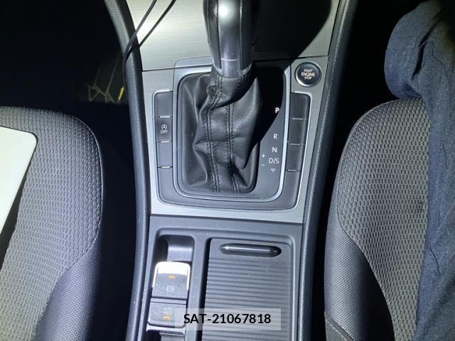 VolksWagen GOLF 2014-12 8355887-17