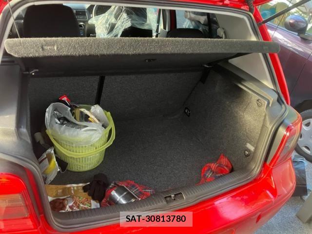 VolksWagen GOLF 1999-12 8372380-5