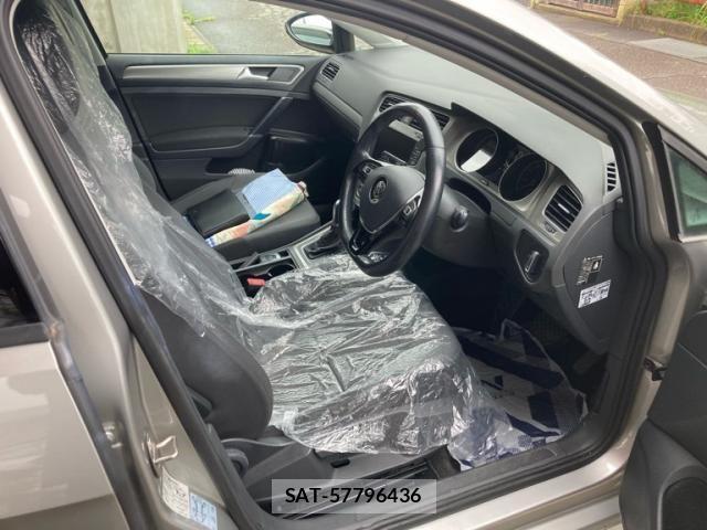 VolksWagen GOLF 2015-03 8372378-17