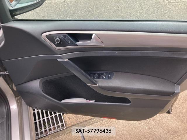 VolksWagen GOLF 2015-03 8372378-18