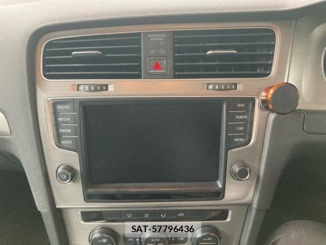 VolksWagen GOLF 2015-03 8372378-26