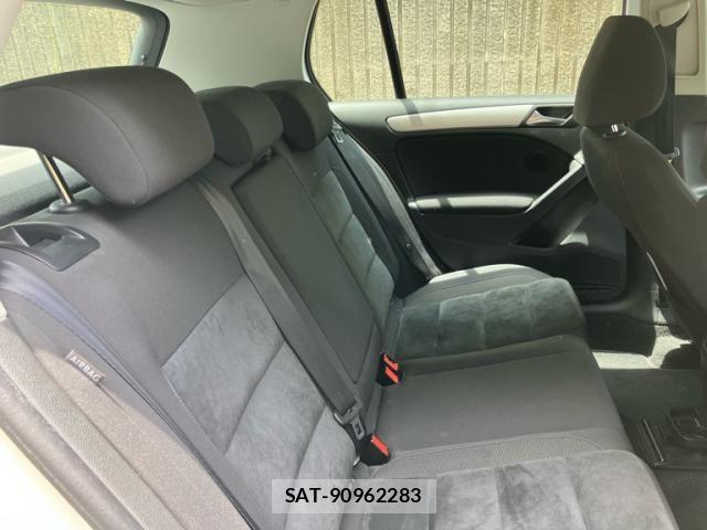 VolksWagen GOLF 2011-09 8372379-14