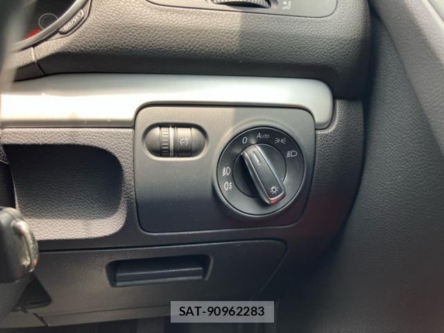 VolksWagen GOLF 2011-09 8372379-16