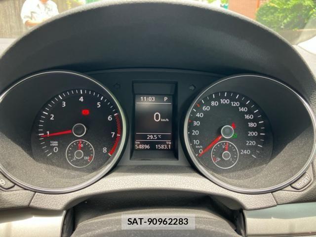VolksWagen GOLF 2011-09 8372379-18