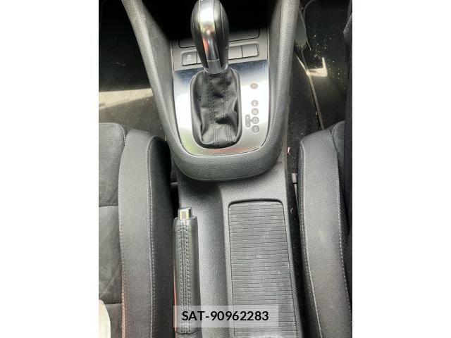 VolksWagen GOLF 2011-09 8372379-19