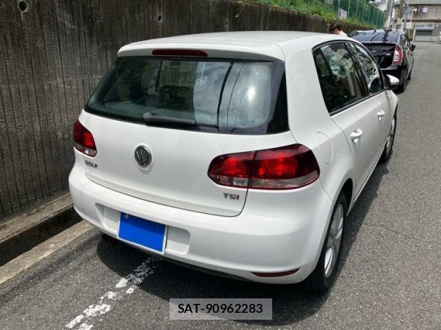 VolksWagen GOLF 2011-09 8372379-3