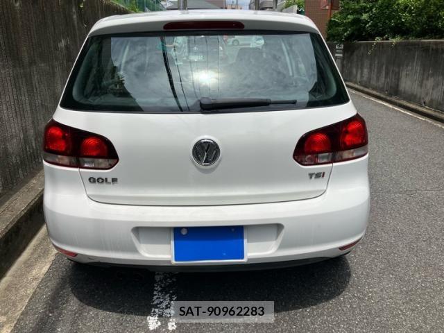 VolksWagen GOLF 2011-09 8372379-4