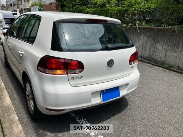 VolksWagen GOLF 2011-09 8372379-5