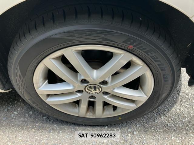 VolksWagen GOLF 2011-09 8372379-6