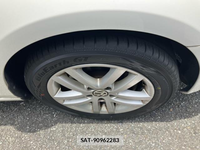 VolksWagen GOLF 2011-09 8372379-8