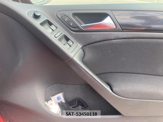 VolksWagen GOLF 2010-06 8415825-9